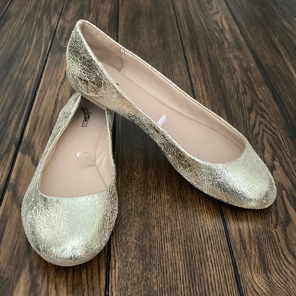 Express size 7 gold ballet flats